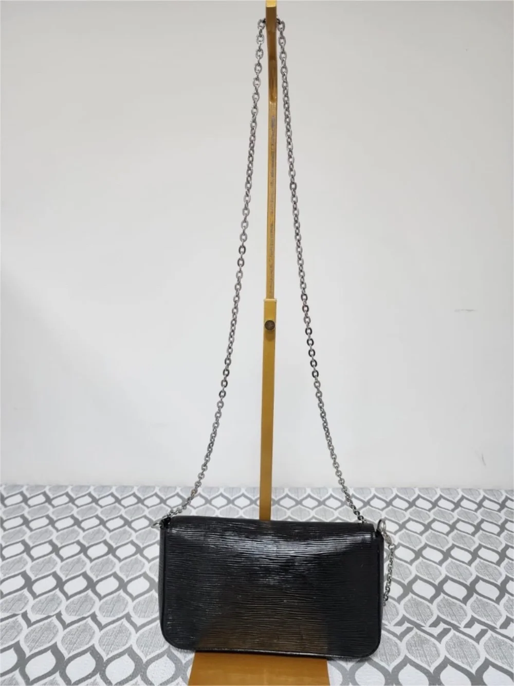 Authentic LOUIS VUITTON Epi Felicie Crossbody Bag Black